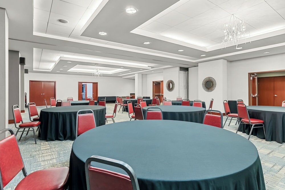 Фото Four Points by Sheraton Oklahoma City Quail Springs