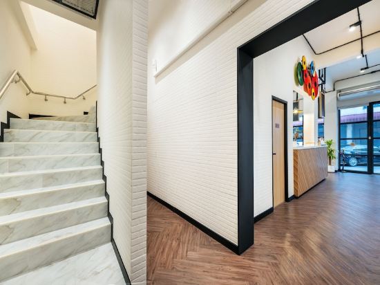 Фото Siam Subway Hostel and Café