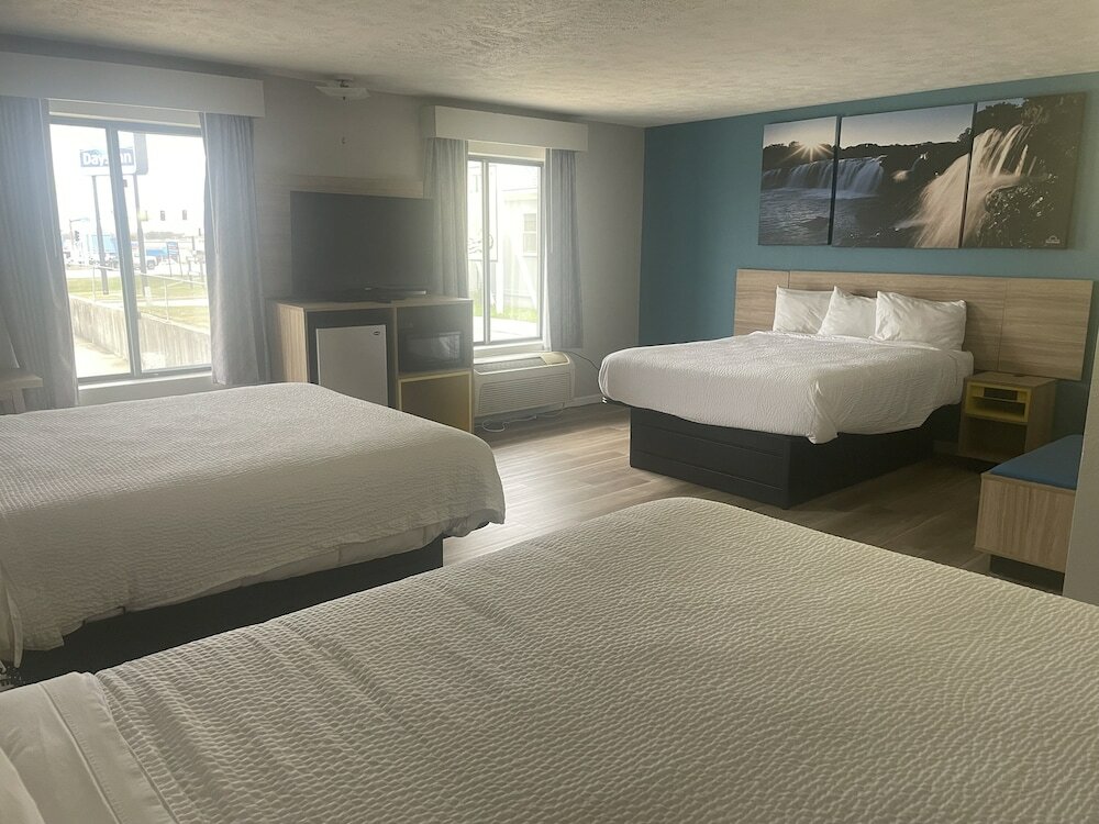 Фото Days Inn by Wyndham Warrensburg