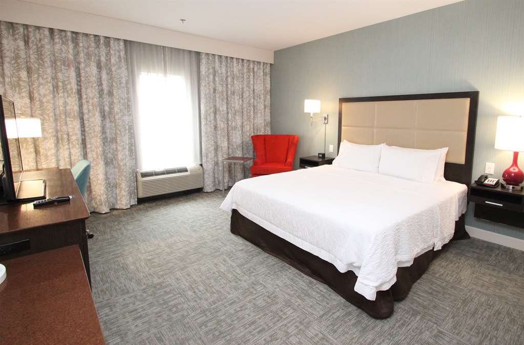 Фото Hampton Inn Suffolk
