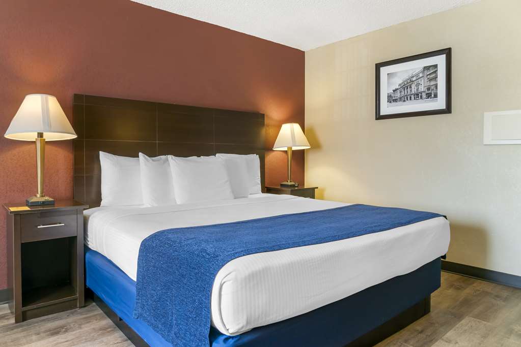 Фото Best Western Greenfield Inn