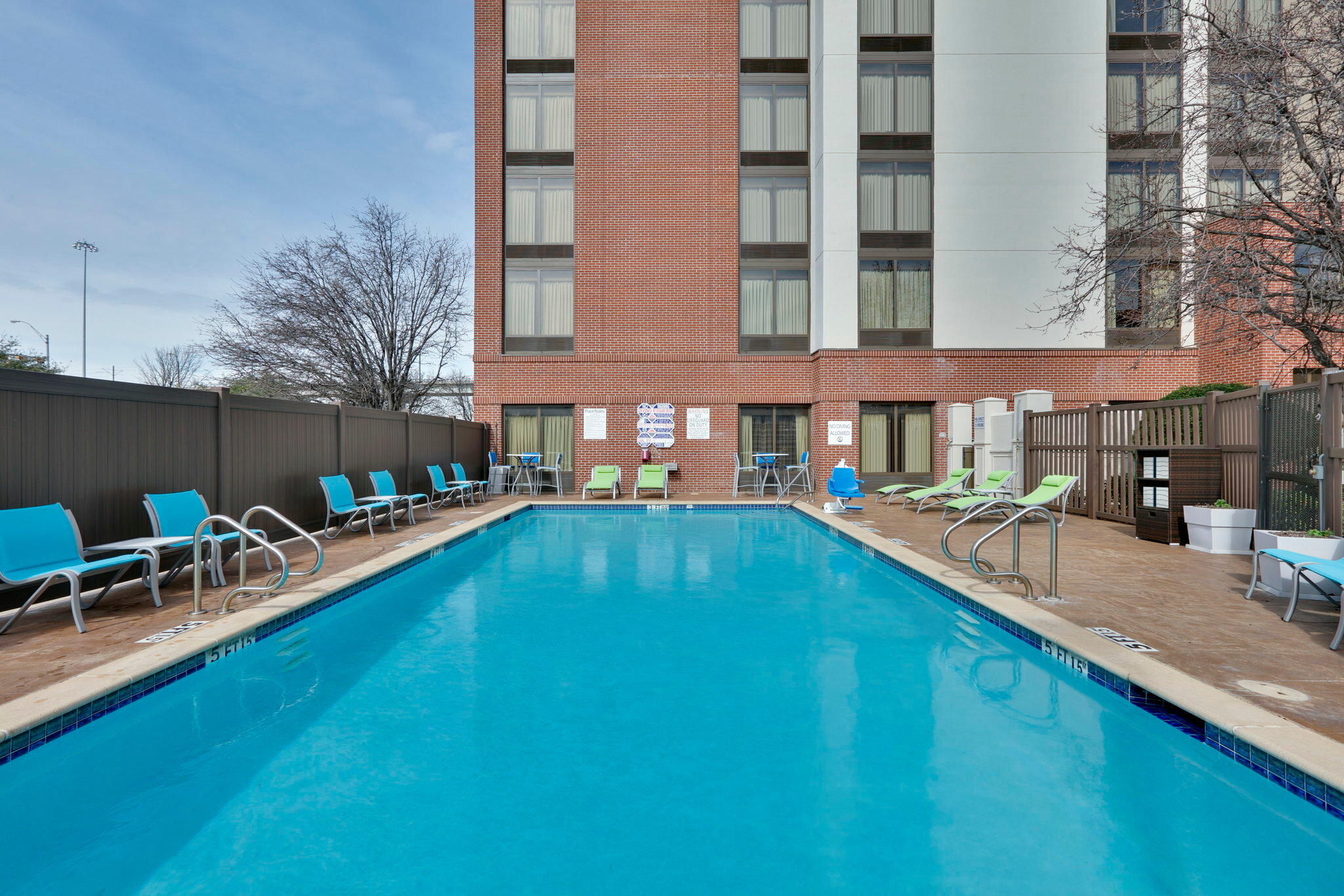 Фото Holiday Inn Express & Suites Irving Conv Ctr Las Colinas by Ihg