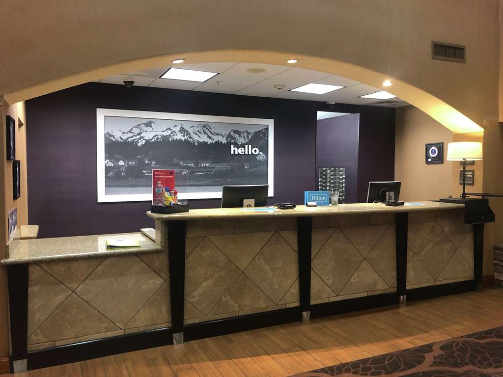 Фото Hampton Inn And Suites Hemet