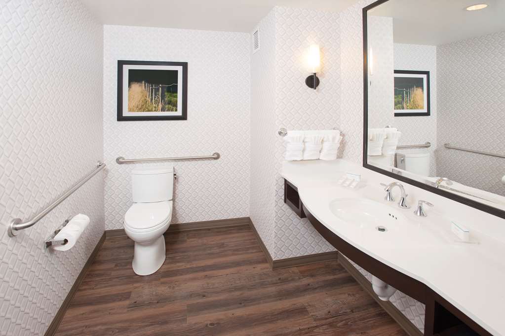 Фото Hilton Garden Inn Burbank Los Angeles