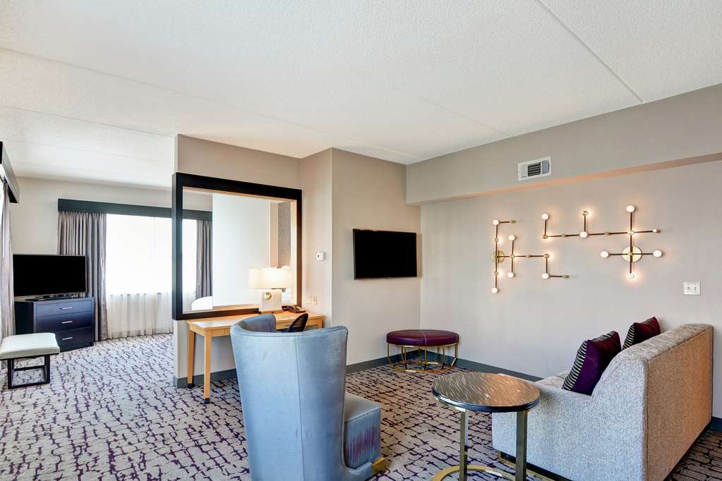 Фото DoubleTree by Hilton Hotel Baton Rouge