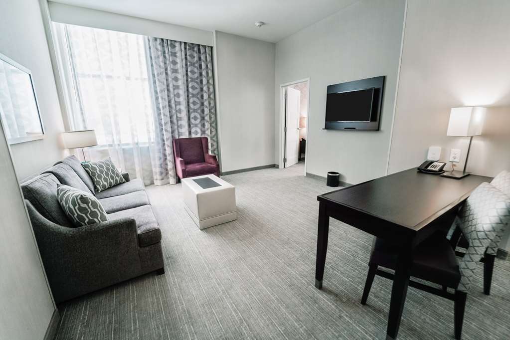 Фото Embassy Suites Louisville Downtown