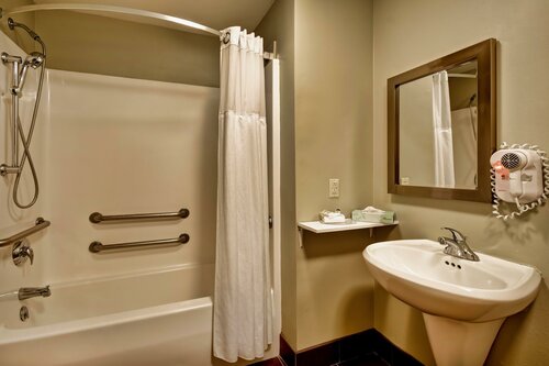 Гостиница Staybridge Suites Madison-East by Ihg в Сан Прейри