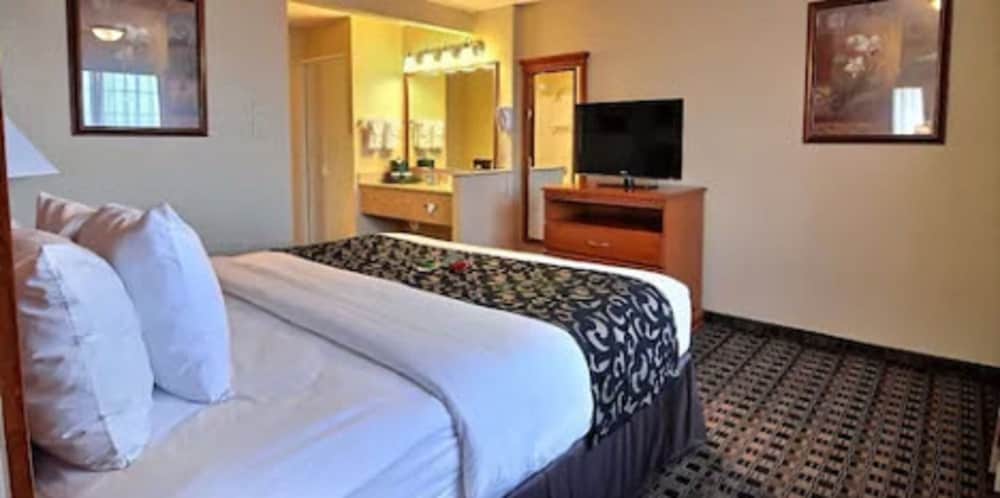 Фото Clarion Inn Renton - Seattle