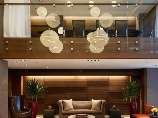 Фото The Pearl Hotel
