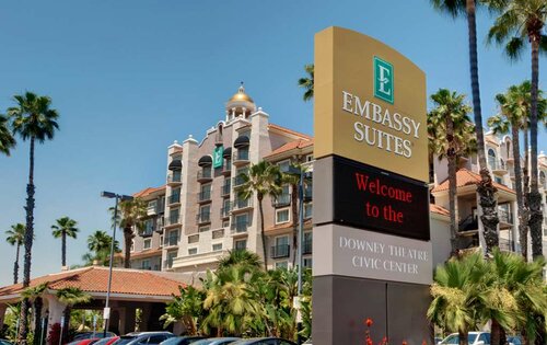 Гостиница Embassy Suites by Hilton Los Angeles Downey в Белл-Гарденсе