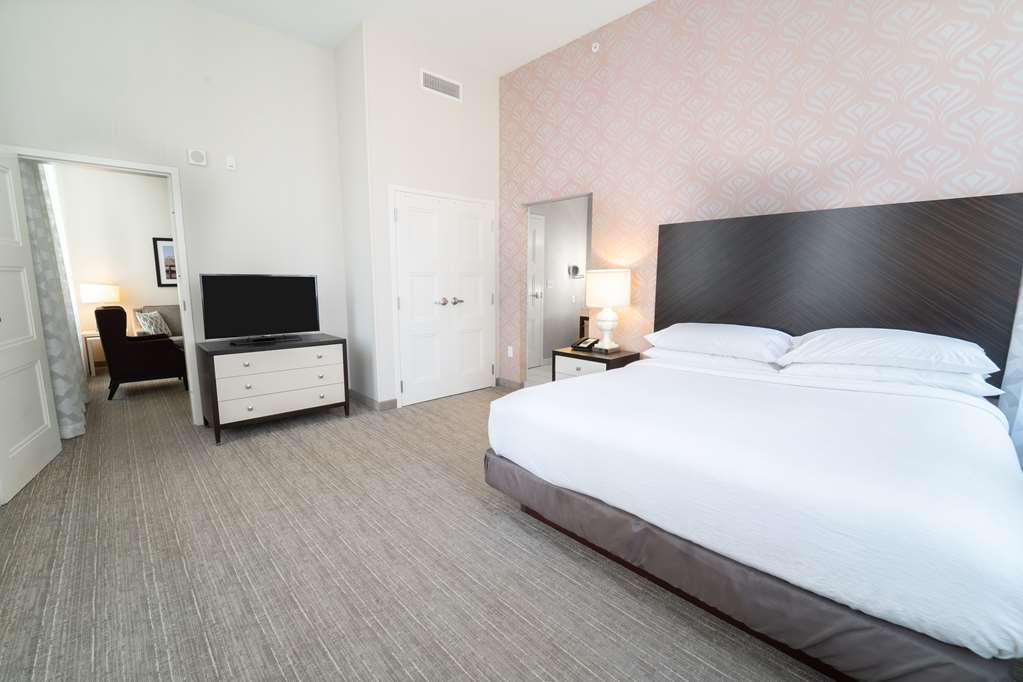 Фото Embassy Suites Louisville Downtown