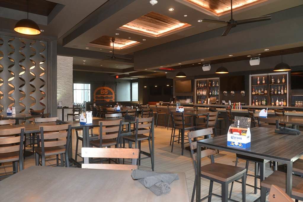 Фото Embassy Suites Kansas City/Olathe