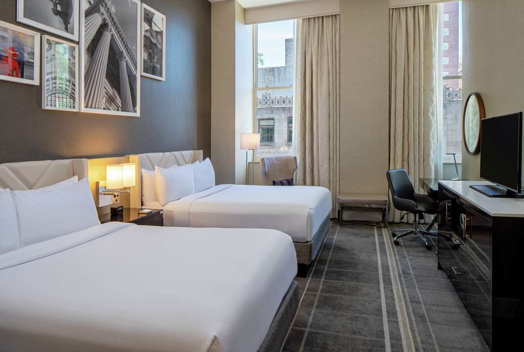 Фото Hilton Richmond Downtown