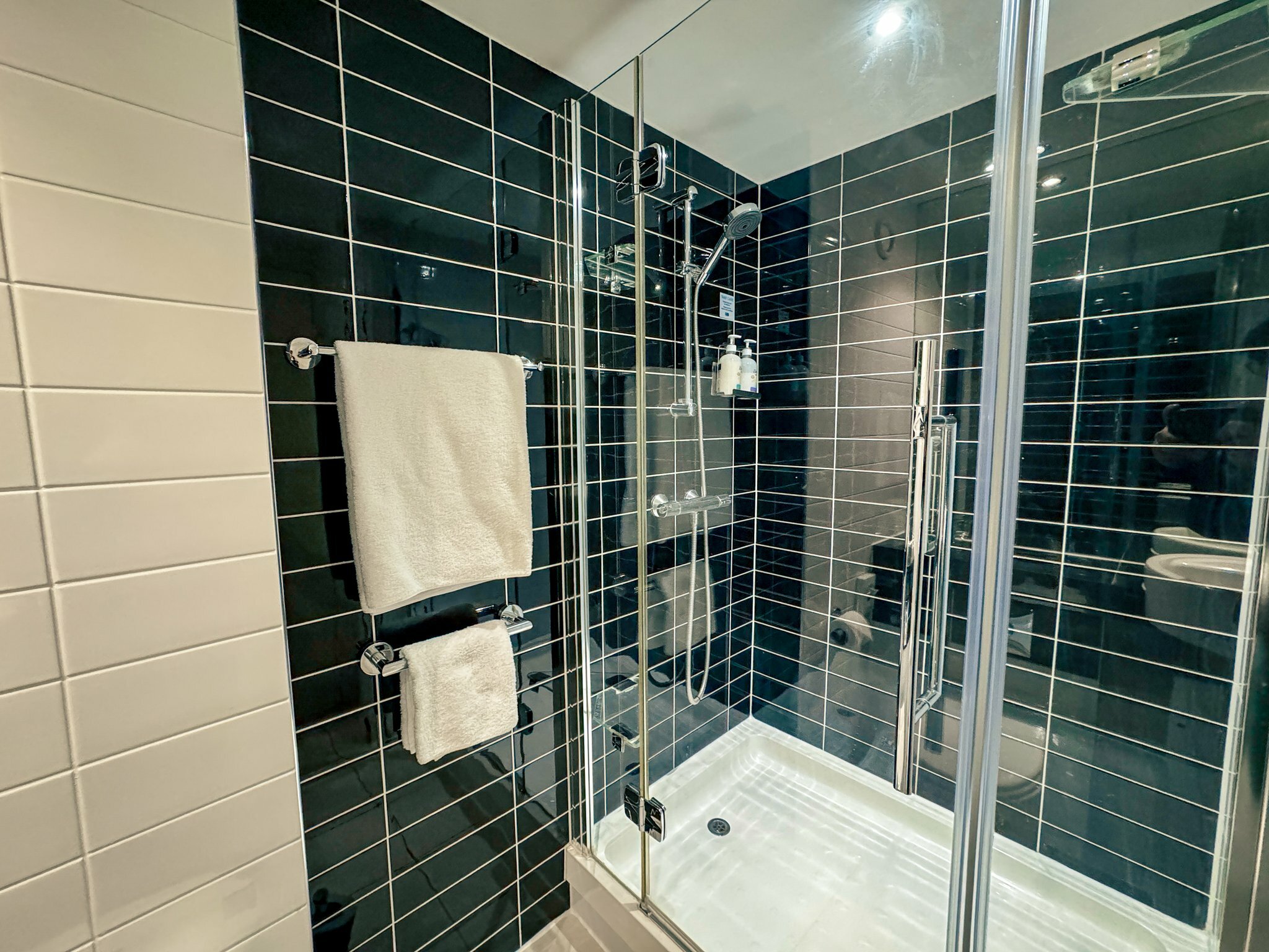 Фото Holiday Inn Express London - Stratford, an Ihg Hotel