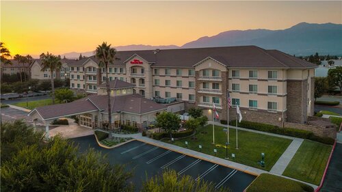 Гостиница Hilton Garden Inn Ontario/Rancho Cucamonga в Онтарио