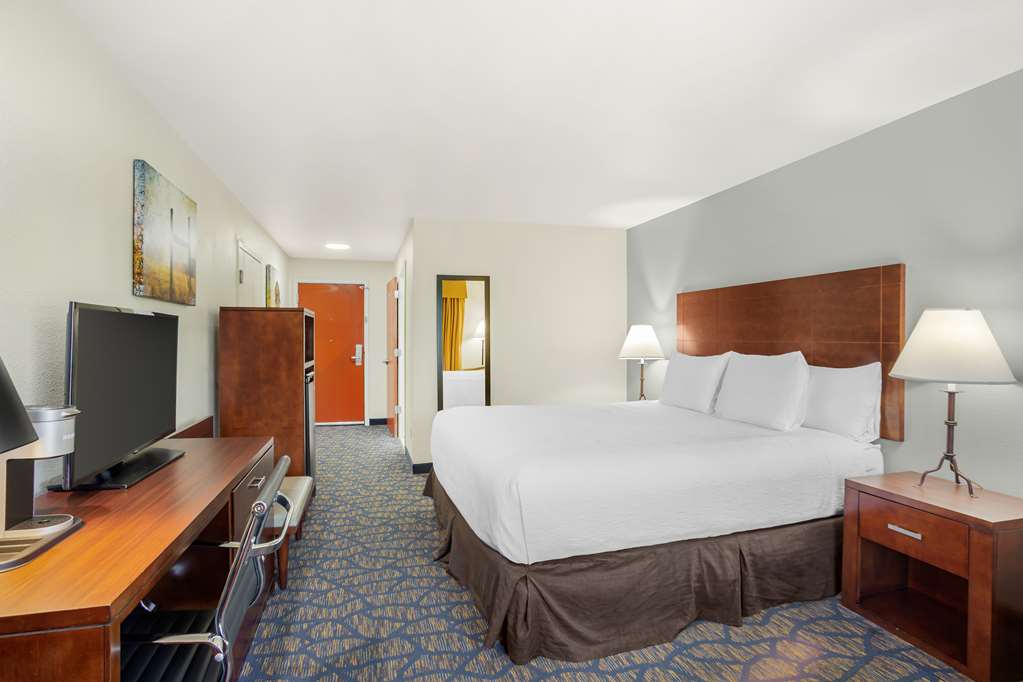 Фото Best Western Plus Villa Del Lago Inn