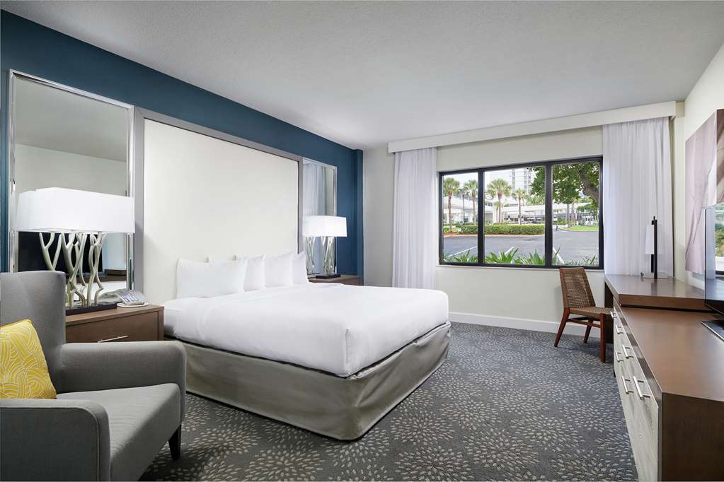 Фото Bahia Mar Ft. Lauderdale Beach- a DoubleTree by Hilton Hotel