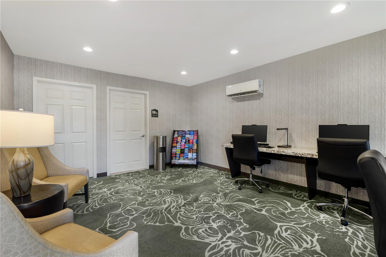 Фото Best Western Plus Carriage Inn