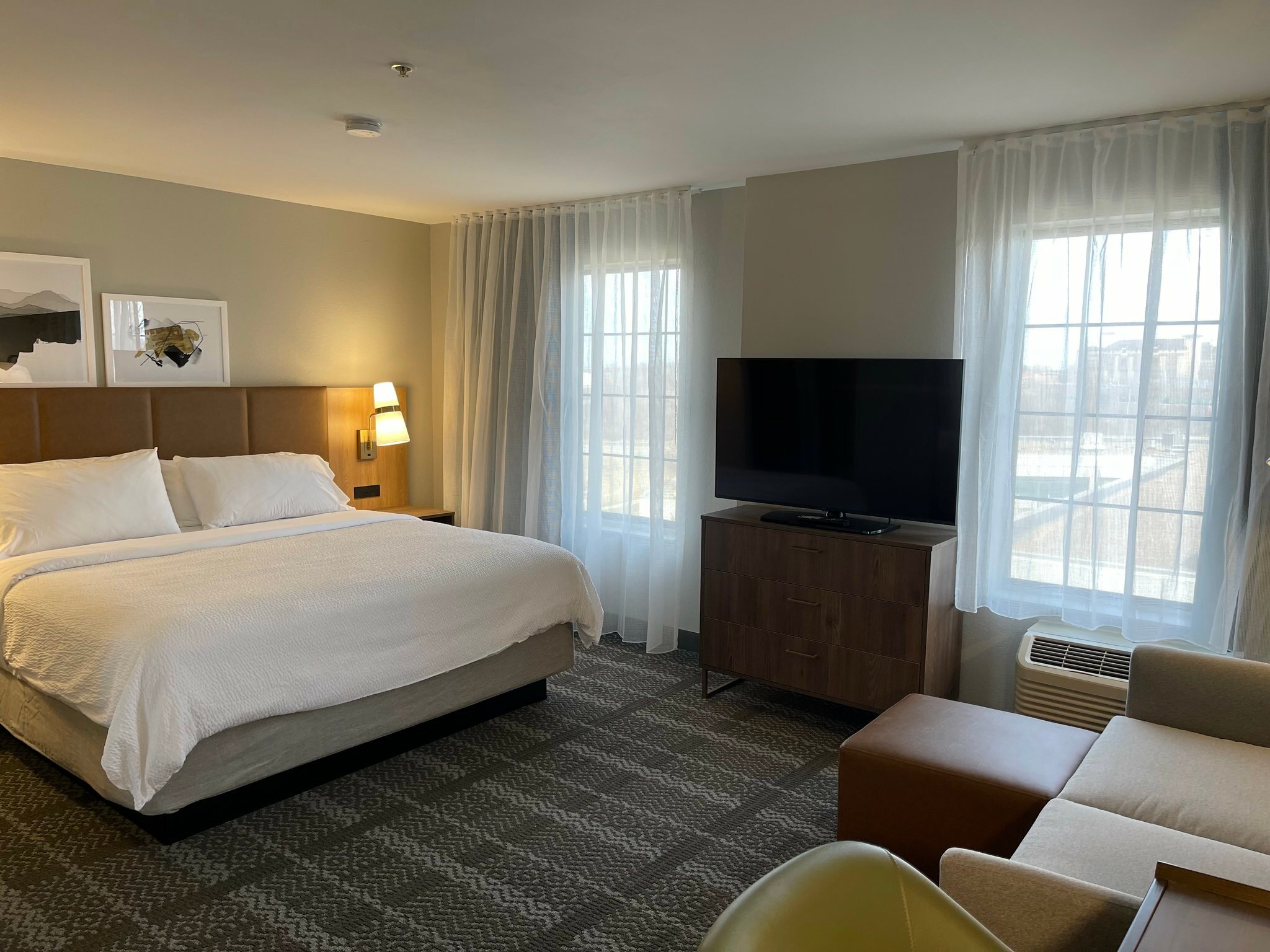 Фото Staybridge Suites West Des Moines, an Ihg Hotel