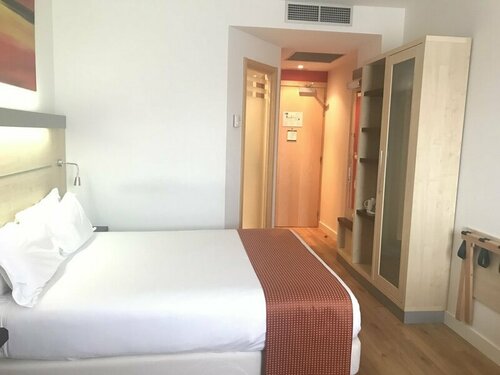 Гостиница Holiday Inn Express Vitoria, an Ihg Hotel в Витории