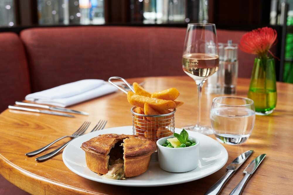 Фото Hard Days Night Hotel