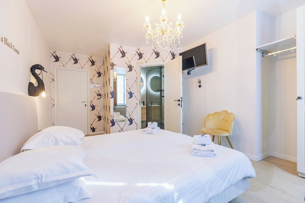 Фото The Black Swan Hotel