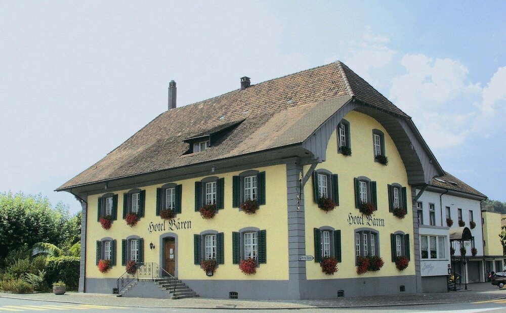 Фото Hotel Baeren Suhr