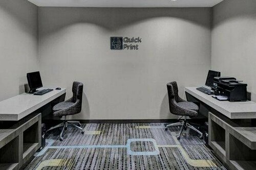 Гостиница Hotel Indigo Cleveland-Beachwood, an Ihg Hotel в Бичвуде