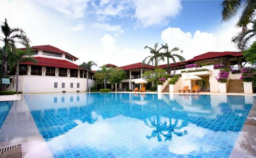 Гостиница Maneechan Resort & Sport Club в Чантхабури