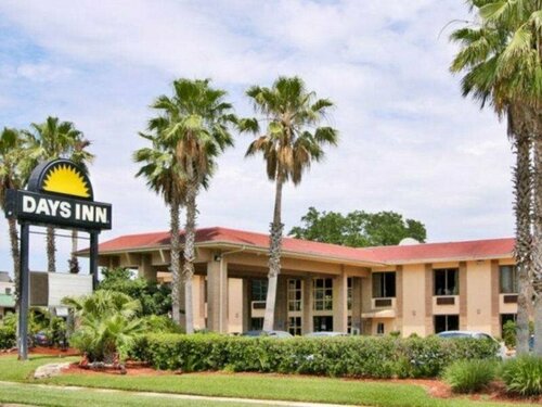 Гостиница Clarion Inn & Suites Across From Universal Orlando Resort в Окои