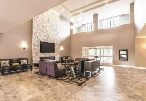 Гостиница La Quinta by Wyndham Arlington North 6 Flags Dr в Арлингтоне