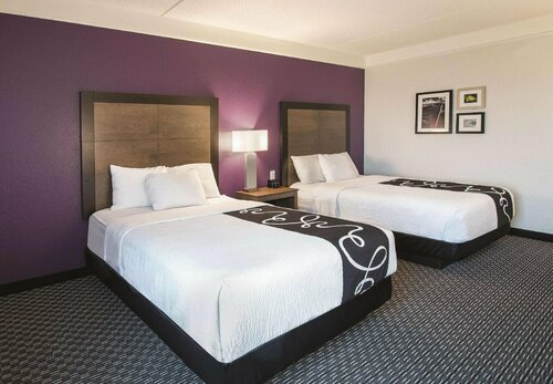 Гостиница La Quinta by Wyndham Arlington North 6 Flags Dr в Арлингтоне