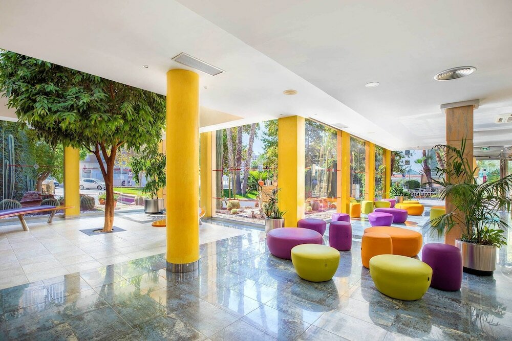 Фото Hotel Servigroup Pueblo Benidorm