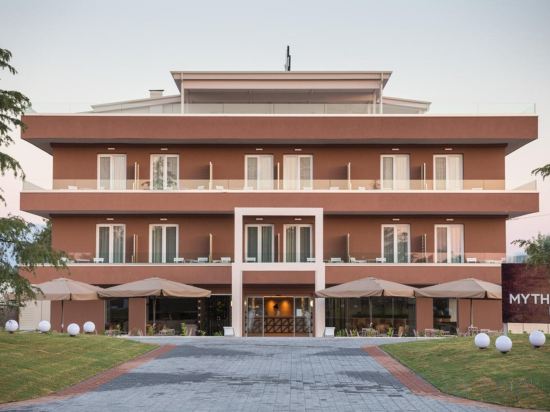 Фото Mythic Summer Hotel