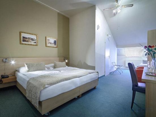 Фото Hotel Taurus