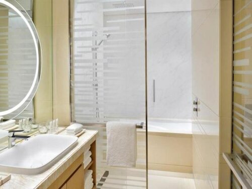 Гостиница Crowne Plaza Dubai Marina в Дубае
