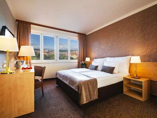 Фото Hotel Charles Central