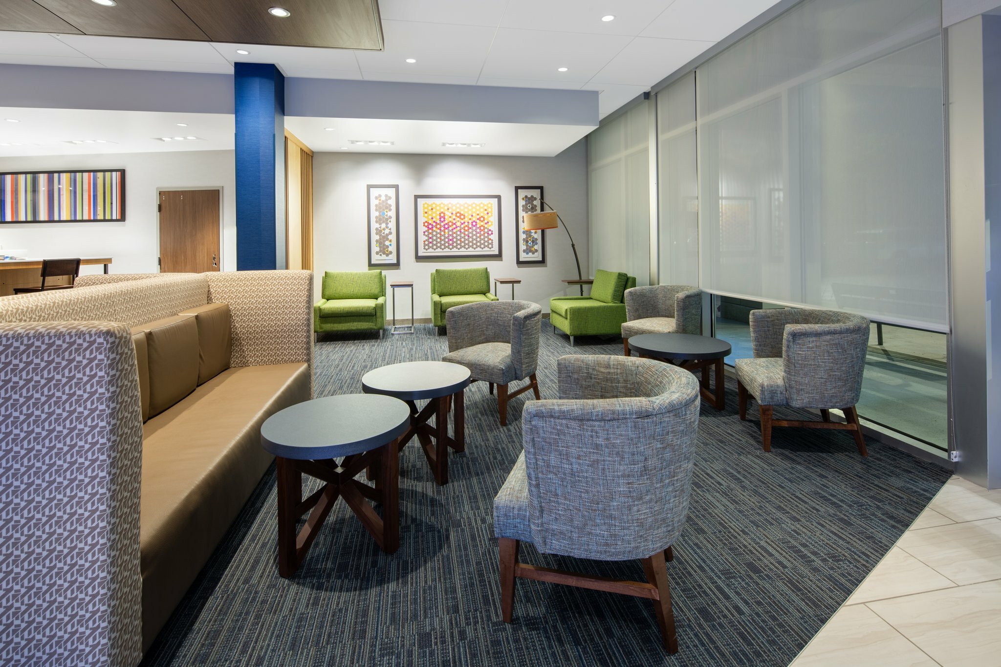 Фото Holiday Inn Express and Suites Chico