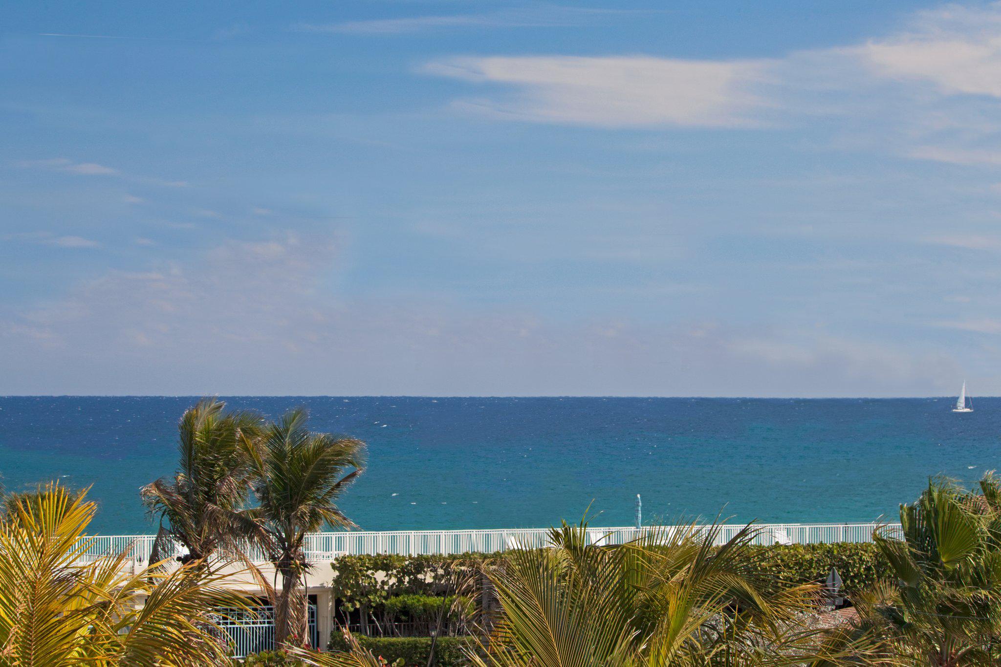 Фото Holiday Inn Express North Palm Beach-Oceanview, an Ihg Hotel