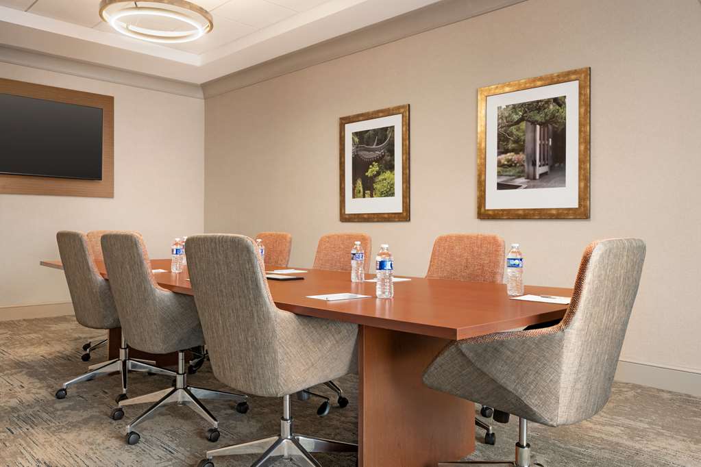 Фото Hilton Garden Inn Fort Collins