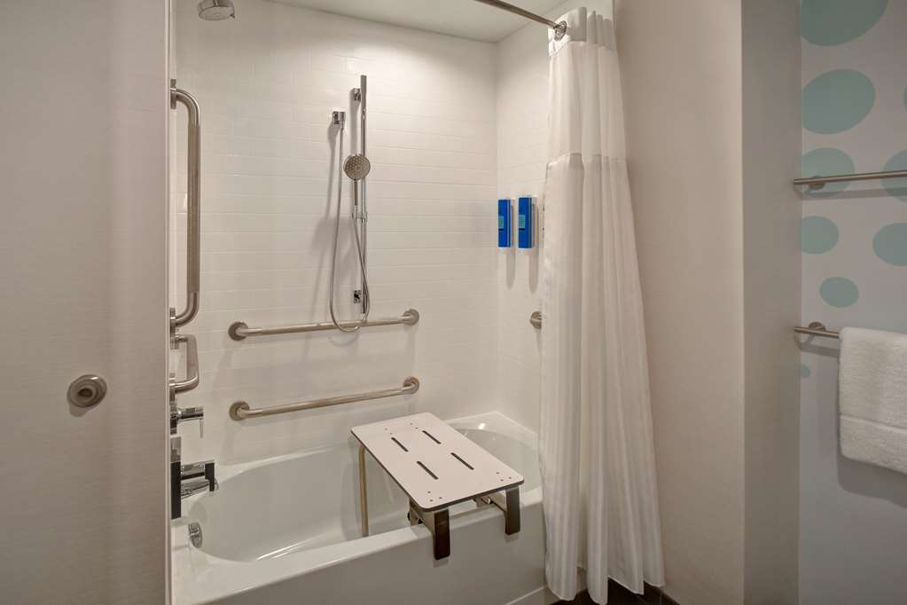 Фото Tru by Hilton Concord
