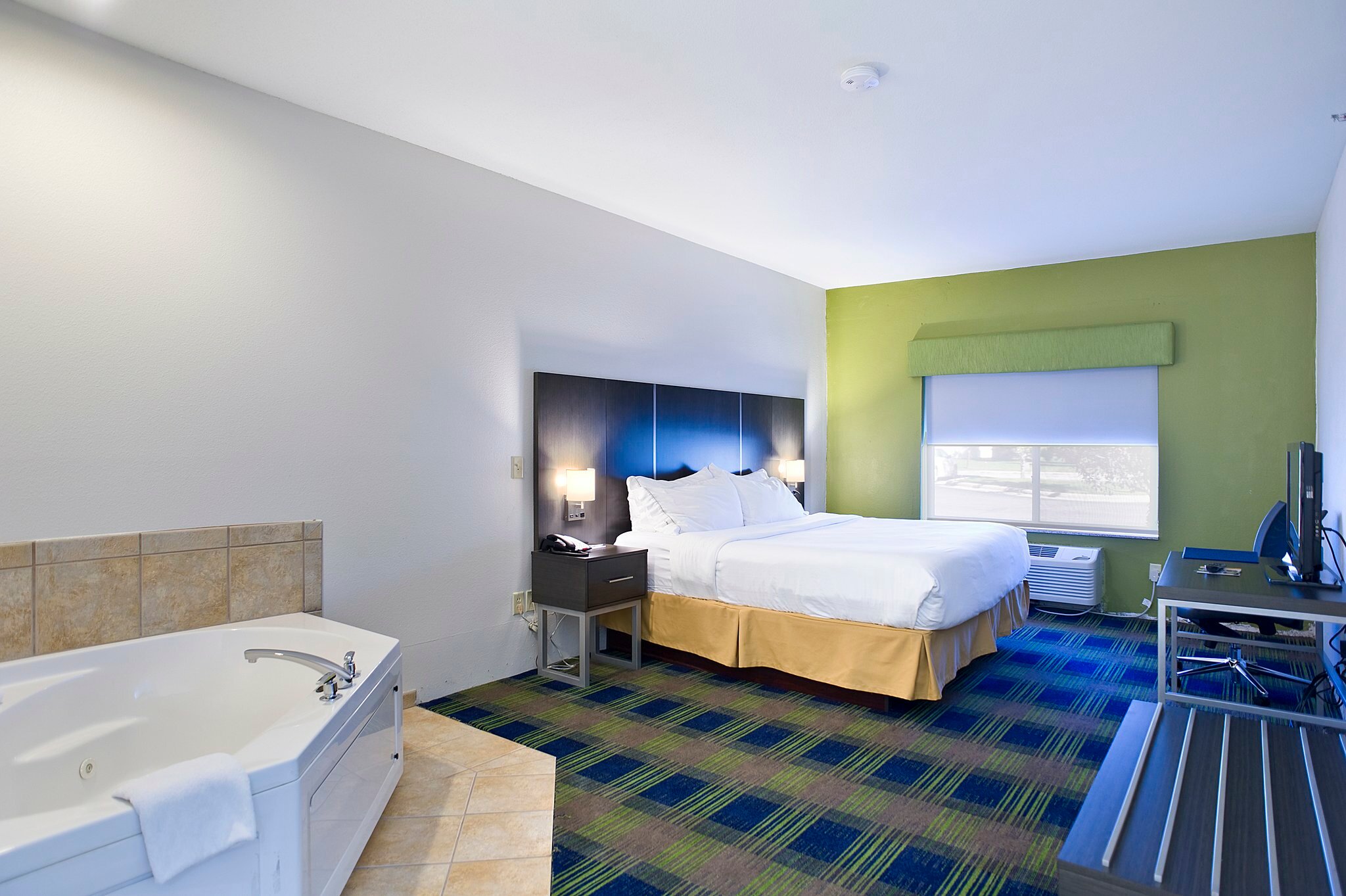 Фото Holiday Inn Express & Suites Vermillion