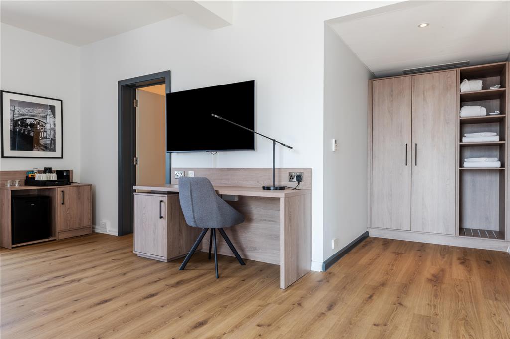 Фото Radisson Hotel Manchester City Centre, A Verified Net Zero Hotel