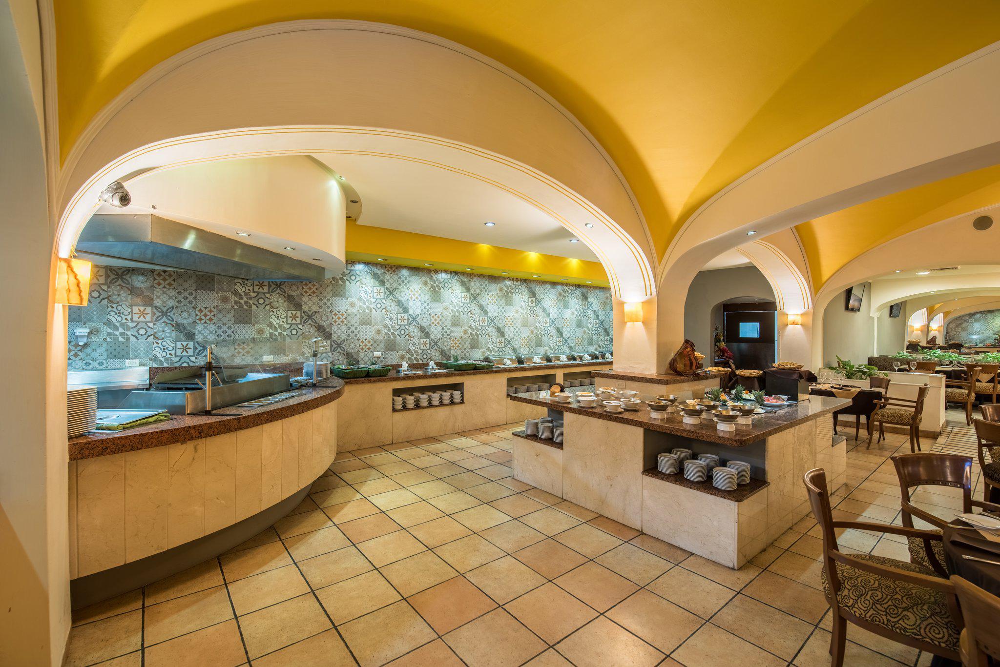 Фото Holiday Inn Guadalajara Expo