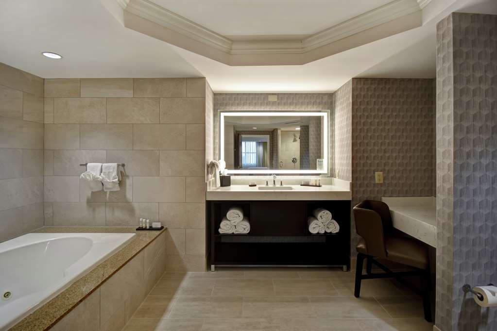 Фото Embassy Suites Little Rock