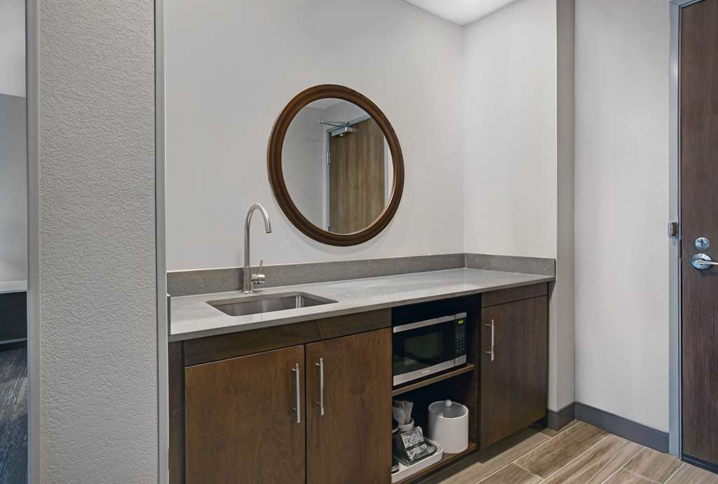 Фото Hampton Inn & Suites Farmers Branch Dallas