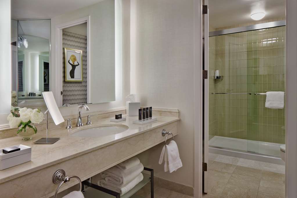 Фото The Logan Philadelphia, Curio Collection by Hilton