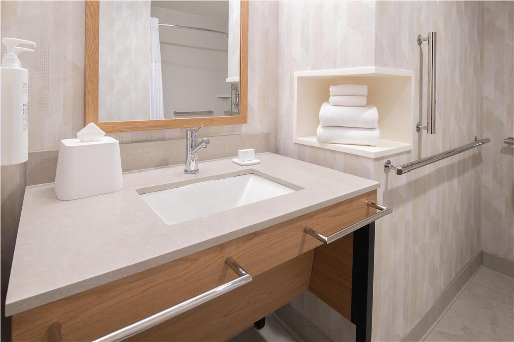 Фото Holiday Inn Express North Hollywood - Burbank Area, an Ihg Hotel