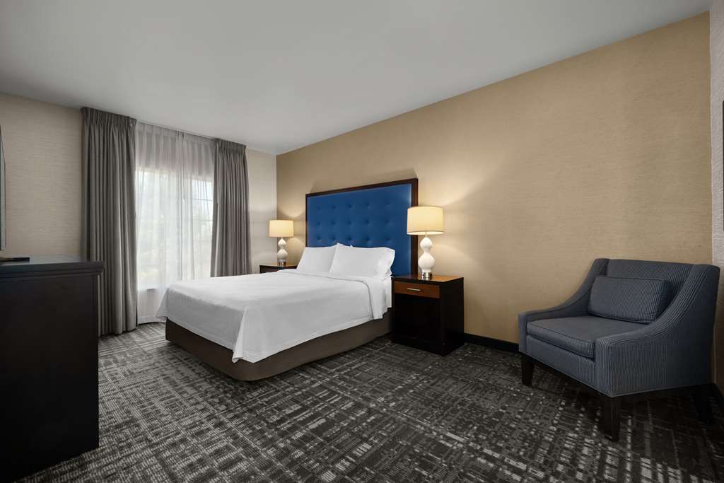 Фото Homewood Suites by Hilton Bakersfield