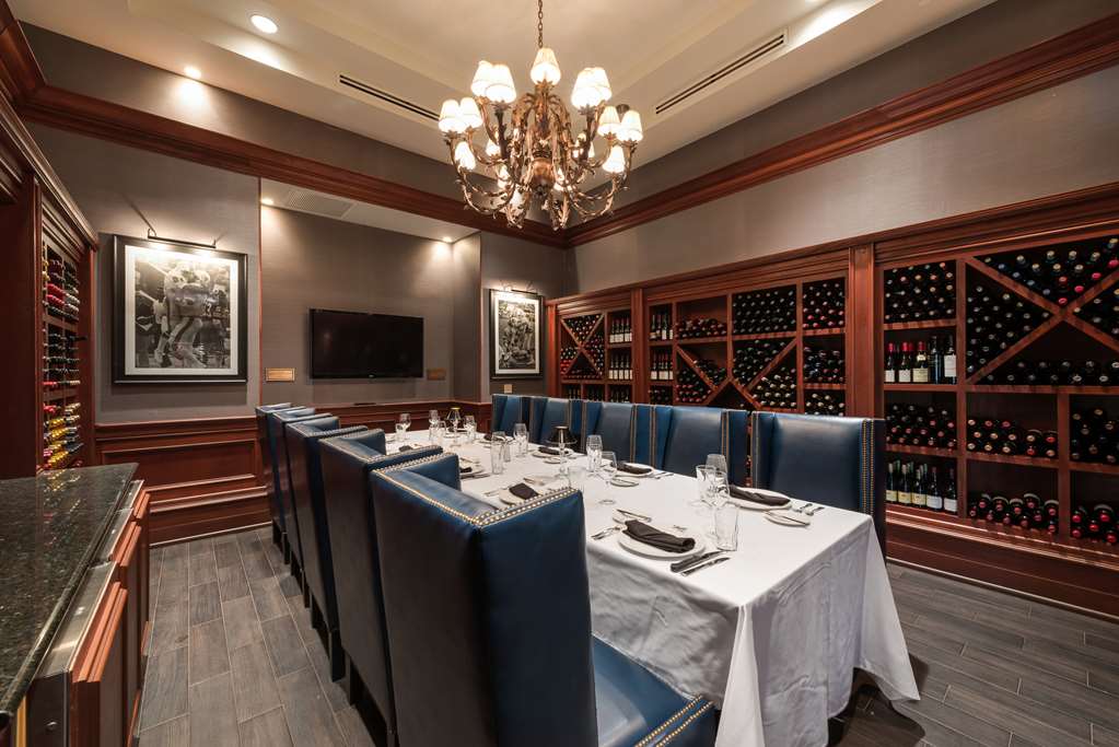 Фото Hilton Naples